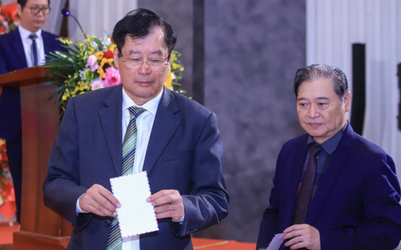 Hội Luật gia Việt Nam quyên góp ủng hộ đồng bào bị thiệt hại do mưa lũ