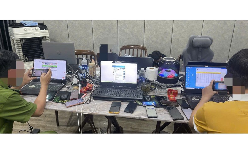 Bắt quả tang 5 tụ điểm tổ chức đánh bạc trực tuyến liên quan đến người nước ngoài