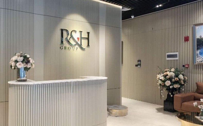 R&H Group bị xử phạt do 'ém' thông tin tài chính, trái phiếu