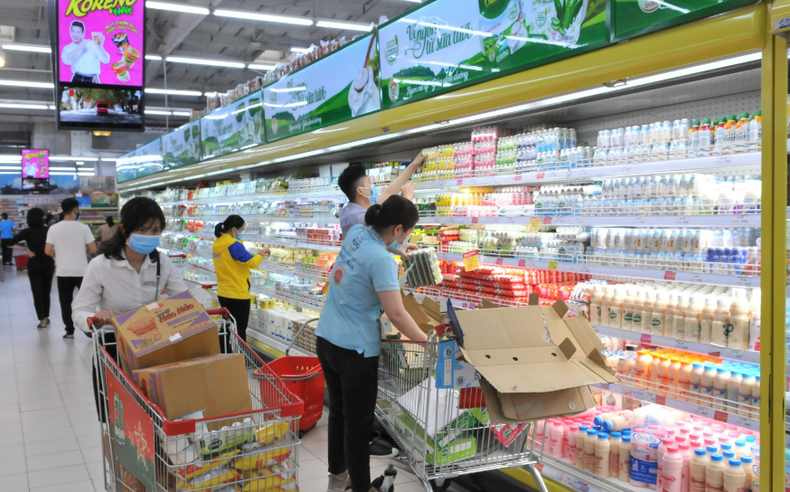 Phấn đấu tổng mức bán lẻ hàng hóa và doanh thu dịch vụ tiêu dùng năm 2026 tăng 13% đến 15%