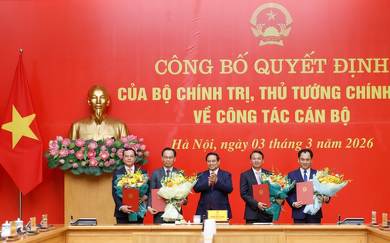 Công bố quyết định của Bộ Chính trị và Thủ tướng Chính phủ về công tác cán bộ