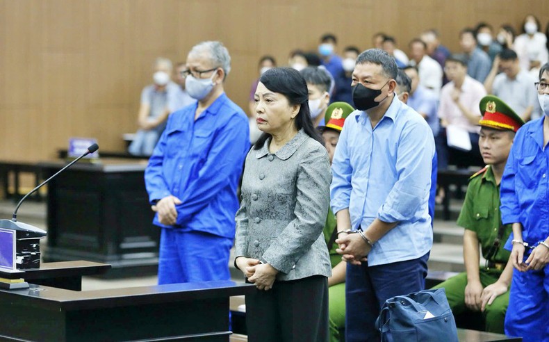 Xử phúc thẩm vụ sai phạm tại Bệnh viện Bạch Mai, Việt Đức cơ sở 2: Cựu Bộ trưởng Nguyễn Thị Kim Tiến vắng mặt